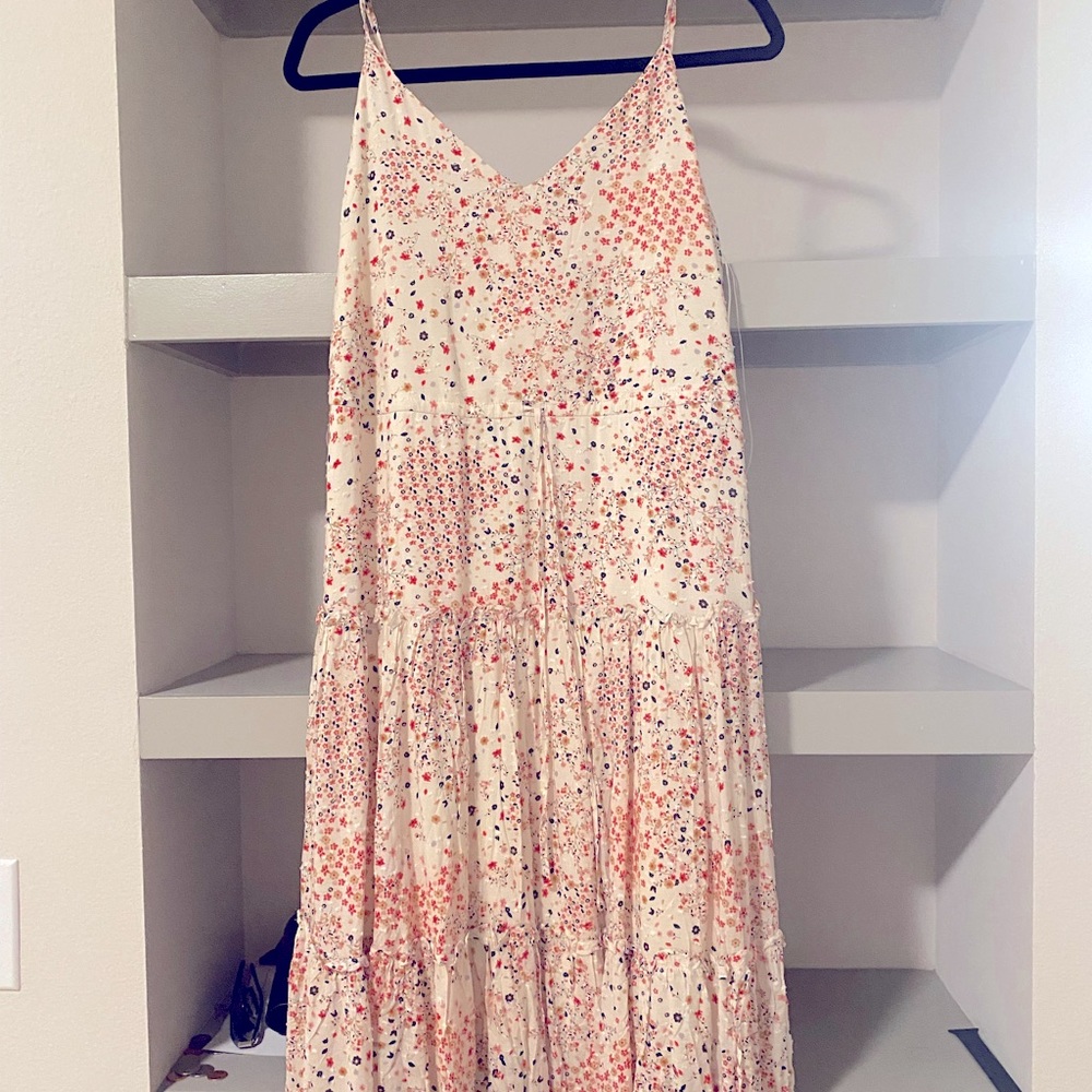 Vici dress, never worn, size medium